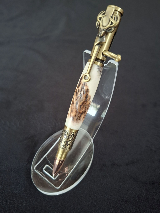 Stylo Le Chasseur en bois de cerf