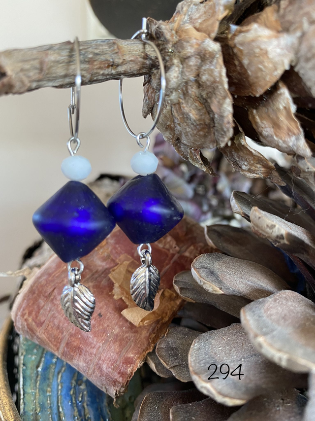 💙Créoles argentées en acier inoxydable &amp; perles bleu nuit  - Réf. 294