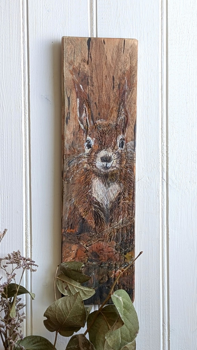 Squirrel in autumn woodland - Handcrafted reclaimed wood works