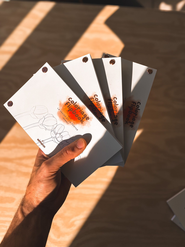 Coloriage Flipbook fait à la main- La fraise et la tortue