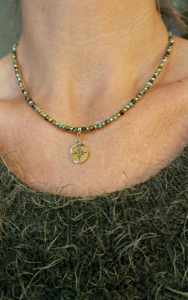 Collier en pierres naturelles de Turquoise Africaine 