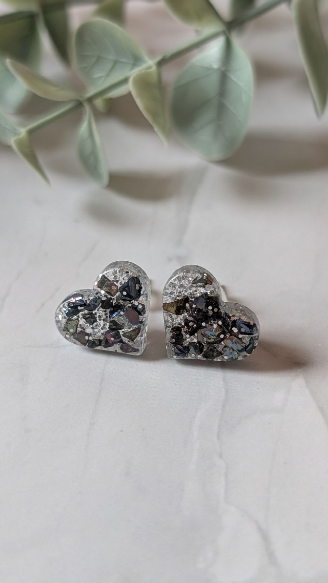 Boucles d'oreilles à reflets bleus argentés en résine