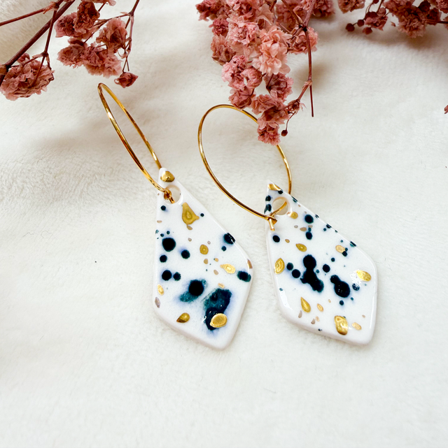 Boucles d’oreilles porcelaine et or