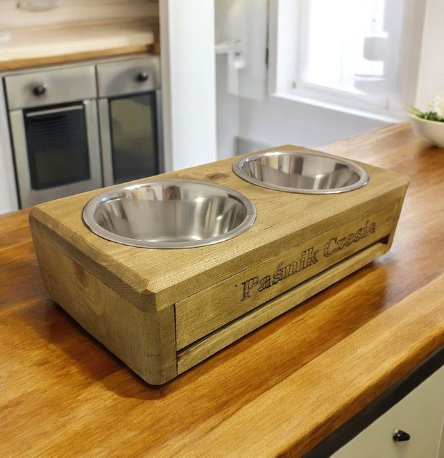 Stojak na miski dla kotów i małych psów Dąb