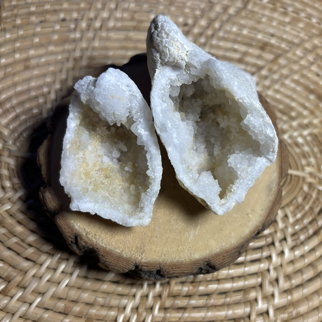 GÉODE DE CRISTAL DE ROCHE 1