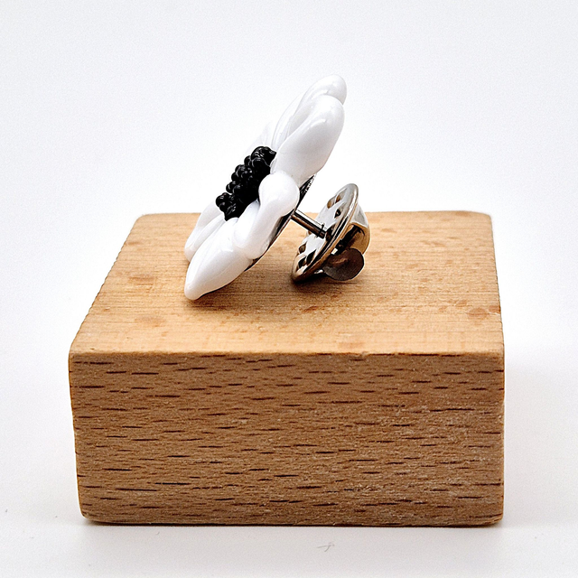 Pin's Marguerite blanche 1