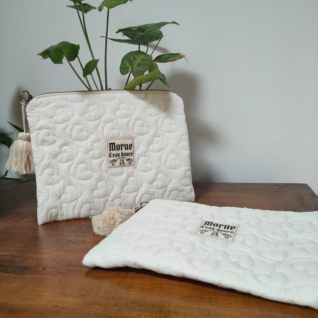 Pochette blanche texturée