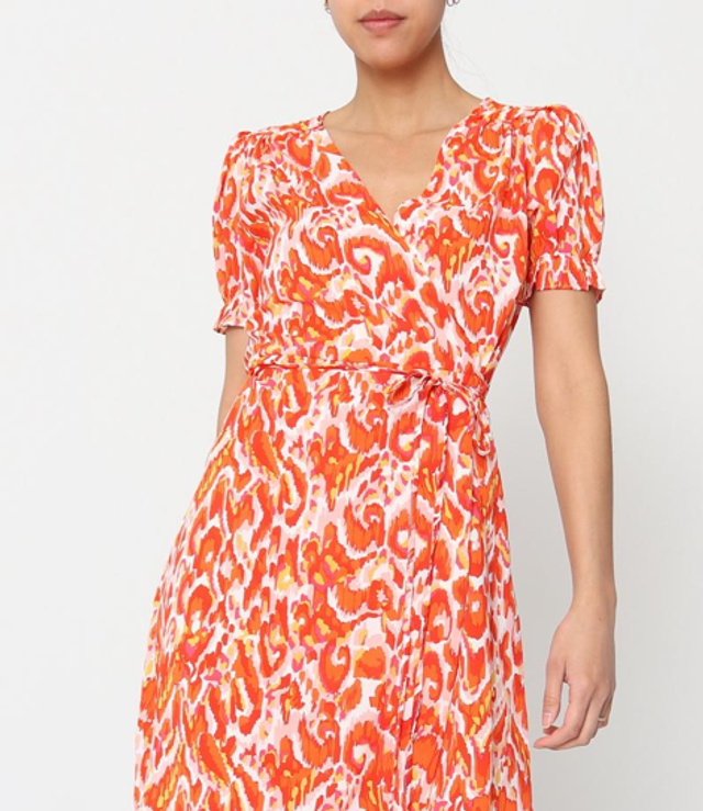 86-2. Robe courte porte-feuille