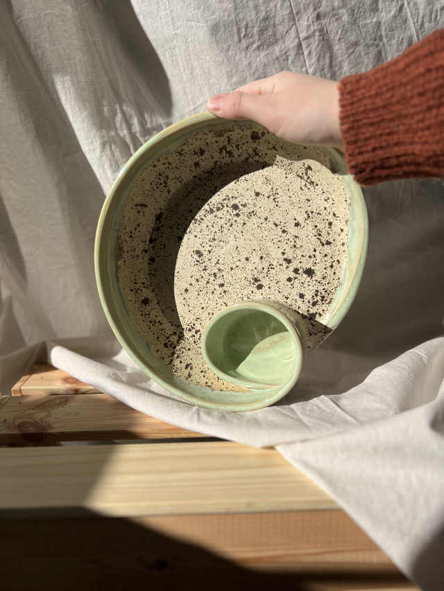 Chip n Dip Bowl mit grün beiger Glasur