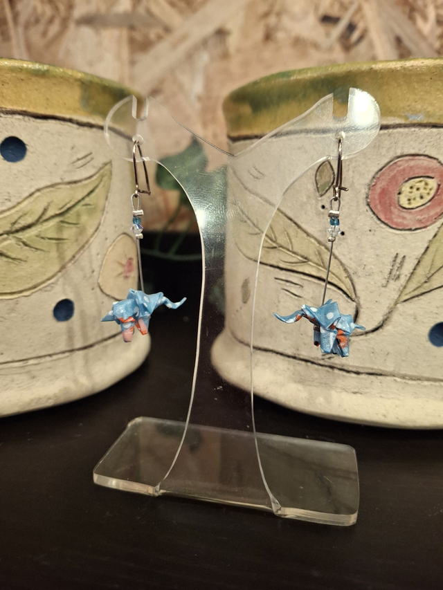 Boucles d'oreilles simples Eléphant rose et bleu