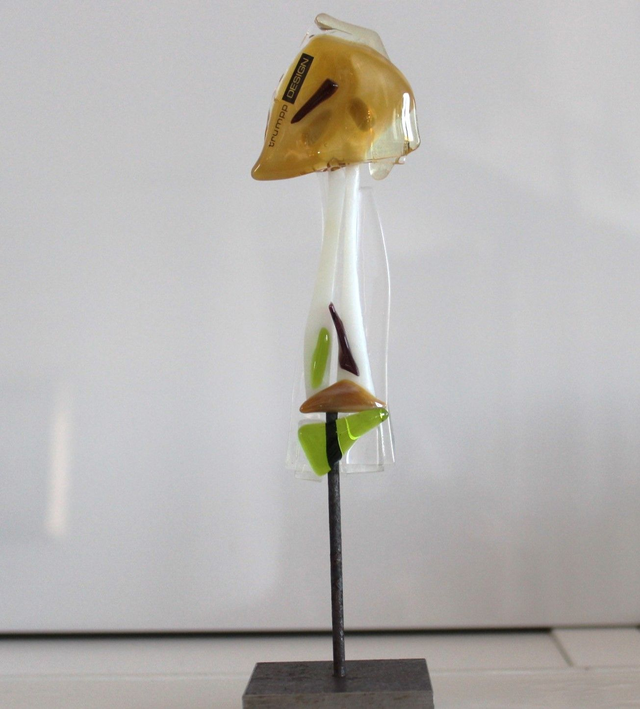 o6 Fantasie-"Pilz" aus Glas . 5 x 13 x 20 cm/Höhe . Bernsteinoptik