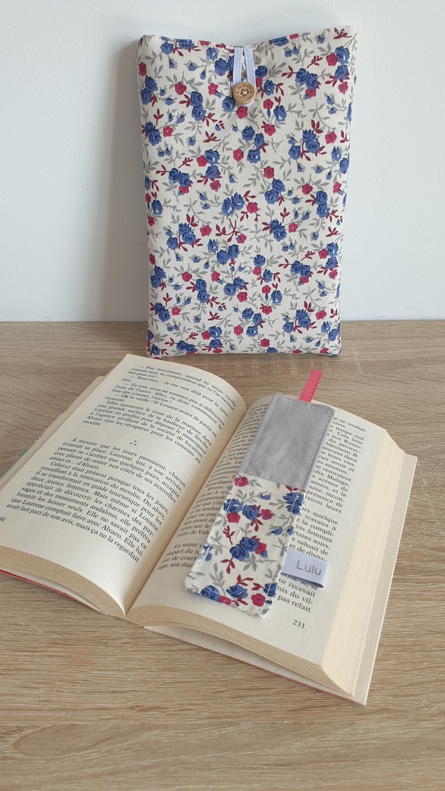 Pochette à livre + marque pages roses bleu rouge