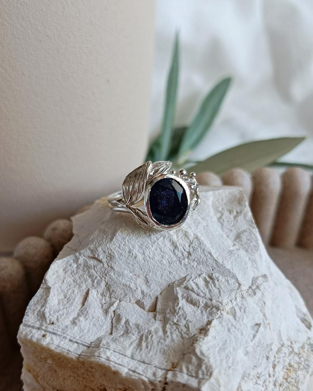 Anello Iolite