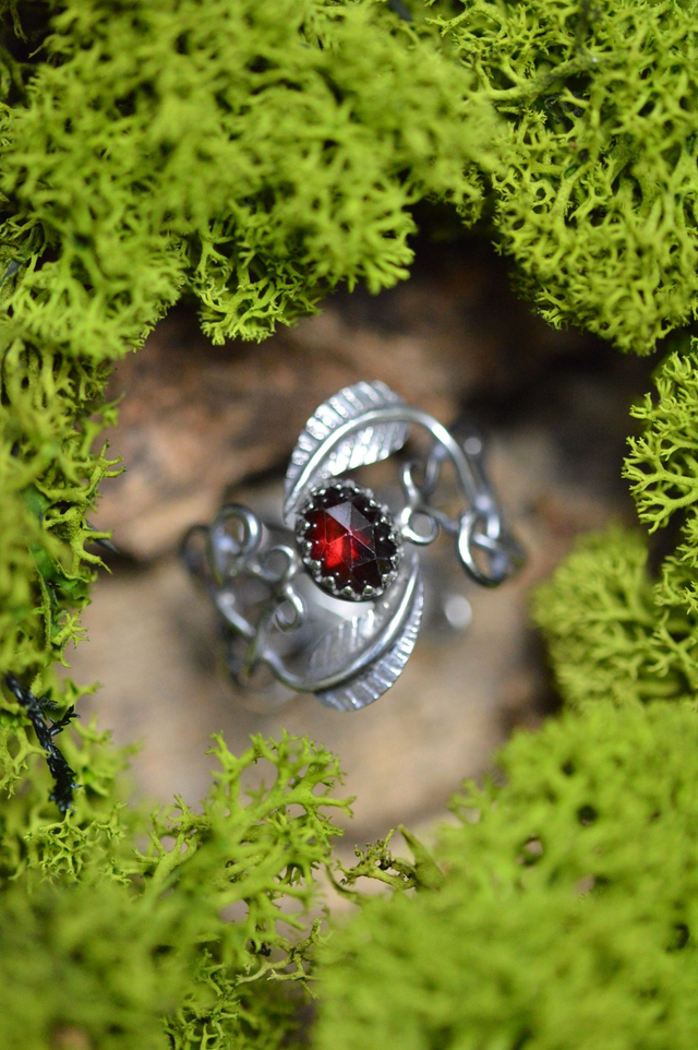 Bague Elfique - Grenat T60 à 68, feuilles simples