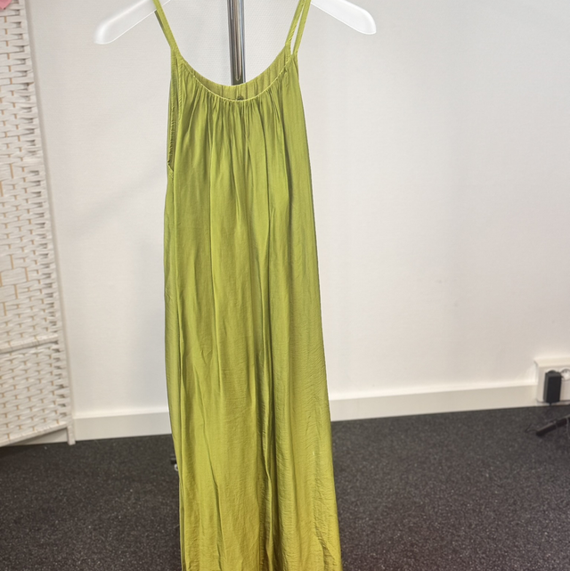 K34 Kleid m.Seide AA ca.44-62 L ca.130