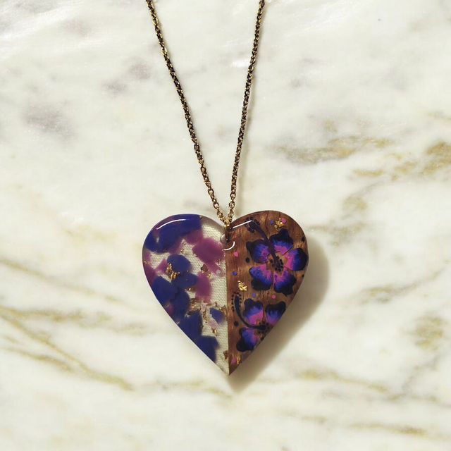 Collier dessiné Flora acier inoxydable prune et violet bi matière