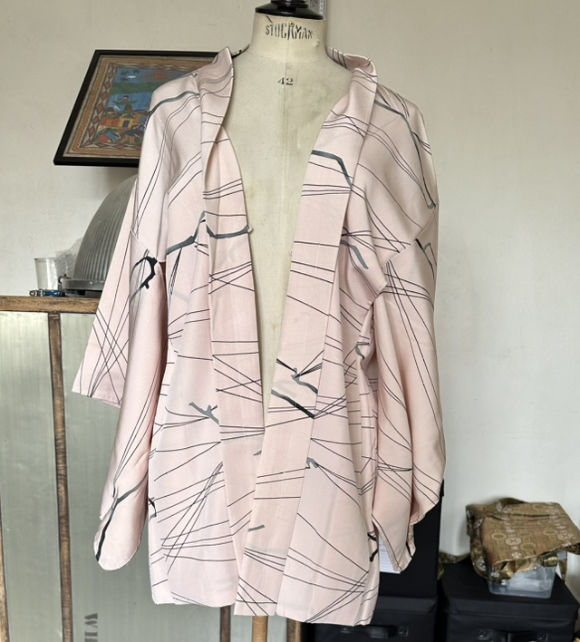 Haori soie rose pale, branchage grisa