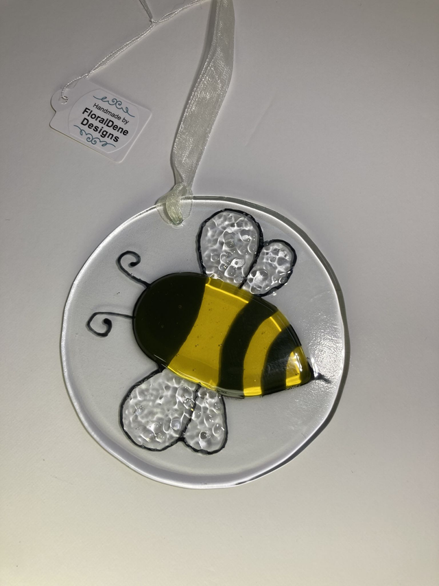 Bee suncatcher