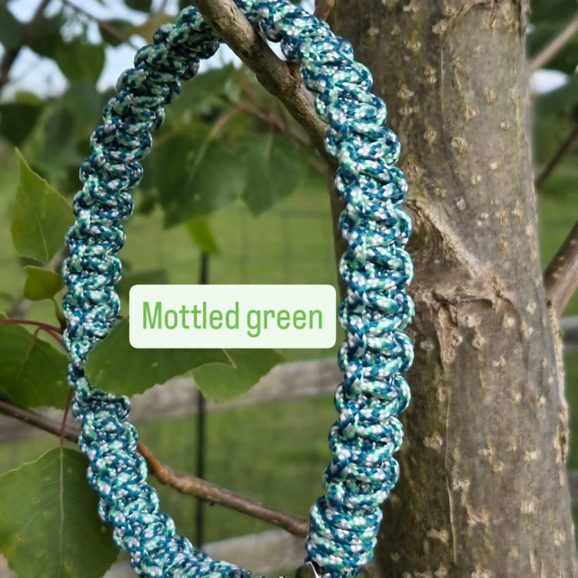 Mottled paracord collars 