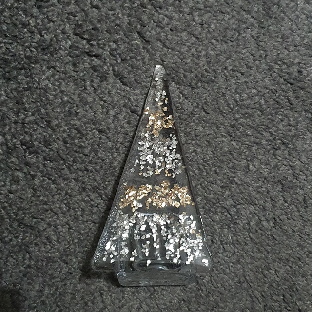 Silver and gold flake design Xmas tree tealight holder