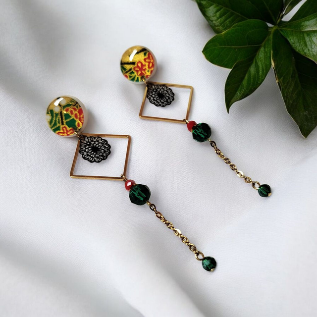 Boucles d'oreilles pendantes motifs japonais vert rouge noir