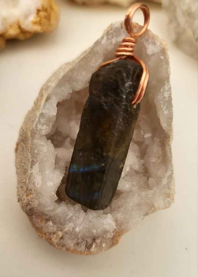 Labradorite pendant - small 