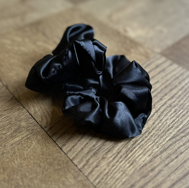 Beautiful Black Satijnen Scrunchie