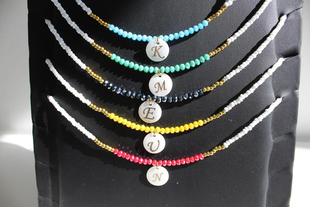 COLLIER RAS DU COU PENDENTIF NACRE