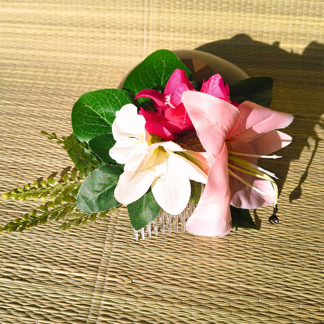 Peigne fleuri pour cheveux - PE001