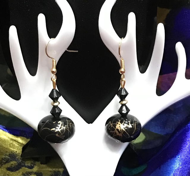 Black Dangling Earrings-BLKD17