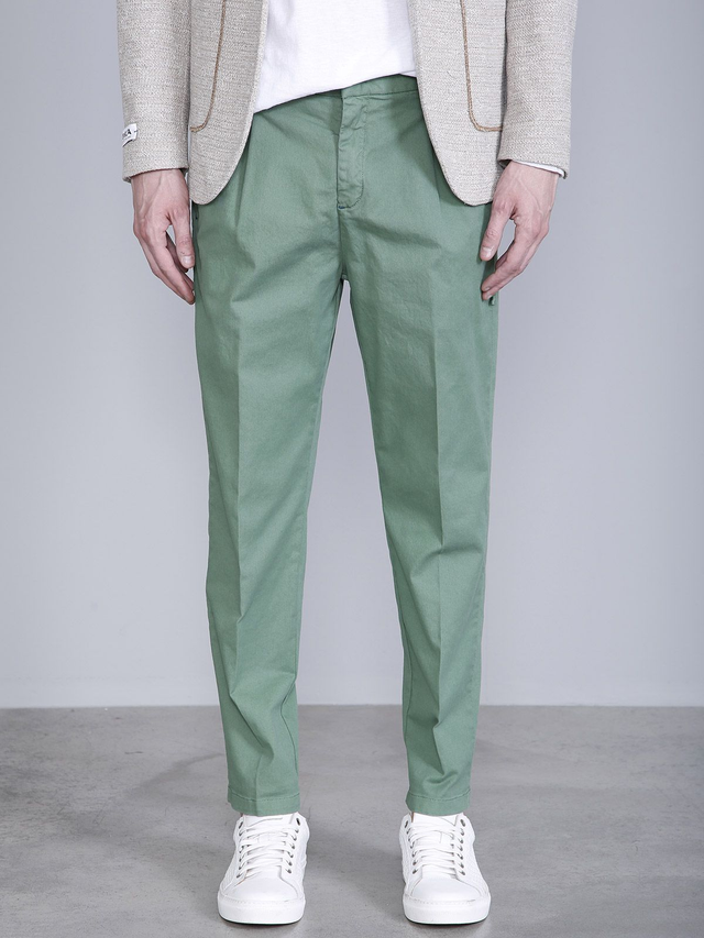 B91I3958 - BERNA Pantalone con pences  regular fit in cotone tasche laterali- una tasca a f