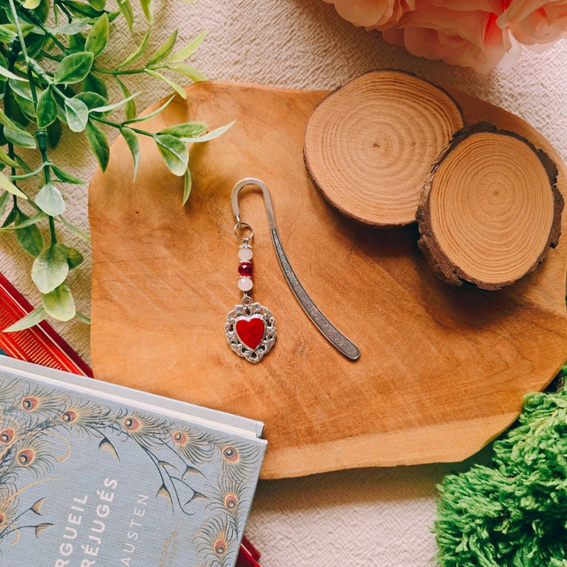 Marque-pages coeur rouge