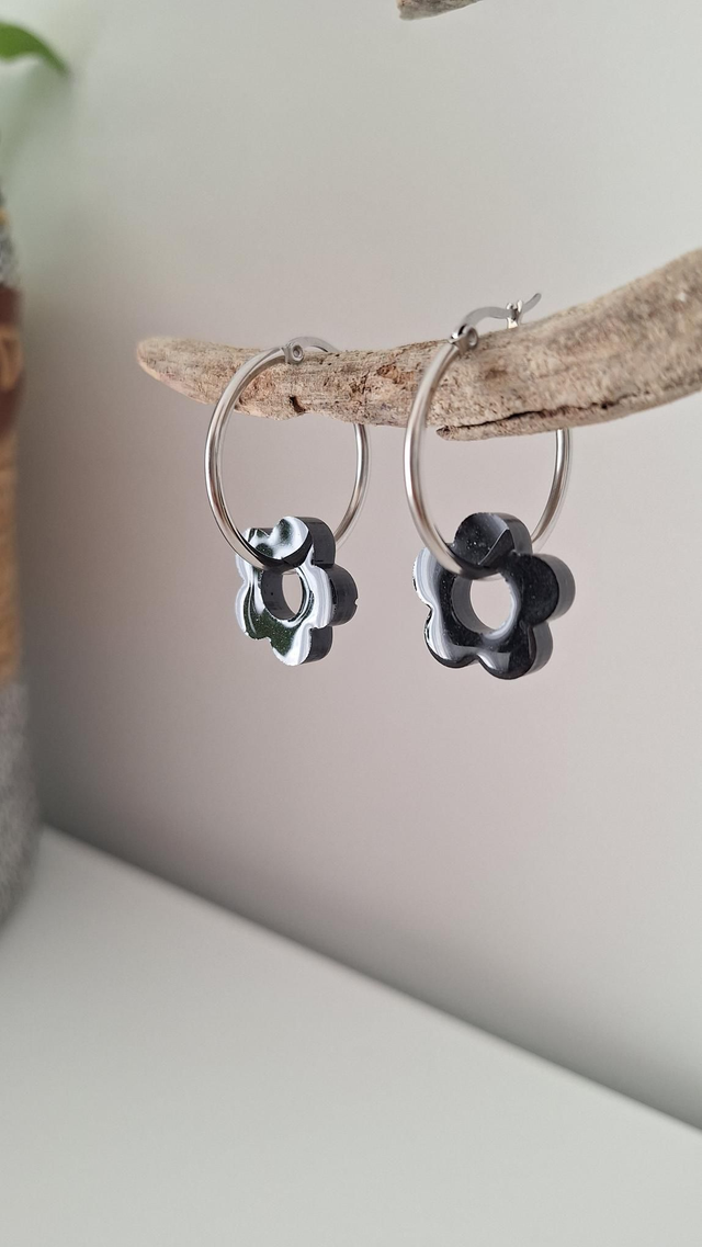 Créoles fleurs noires 