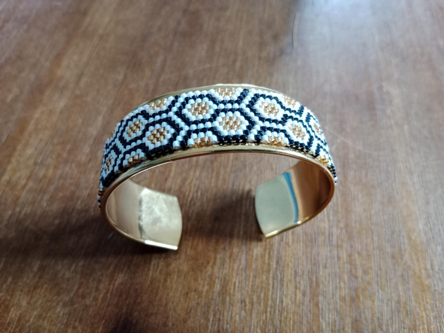 Labyrinthe noir doré 