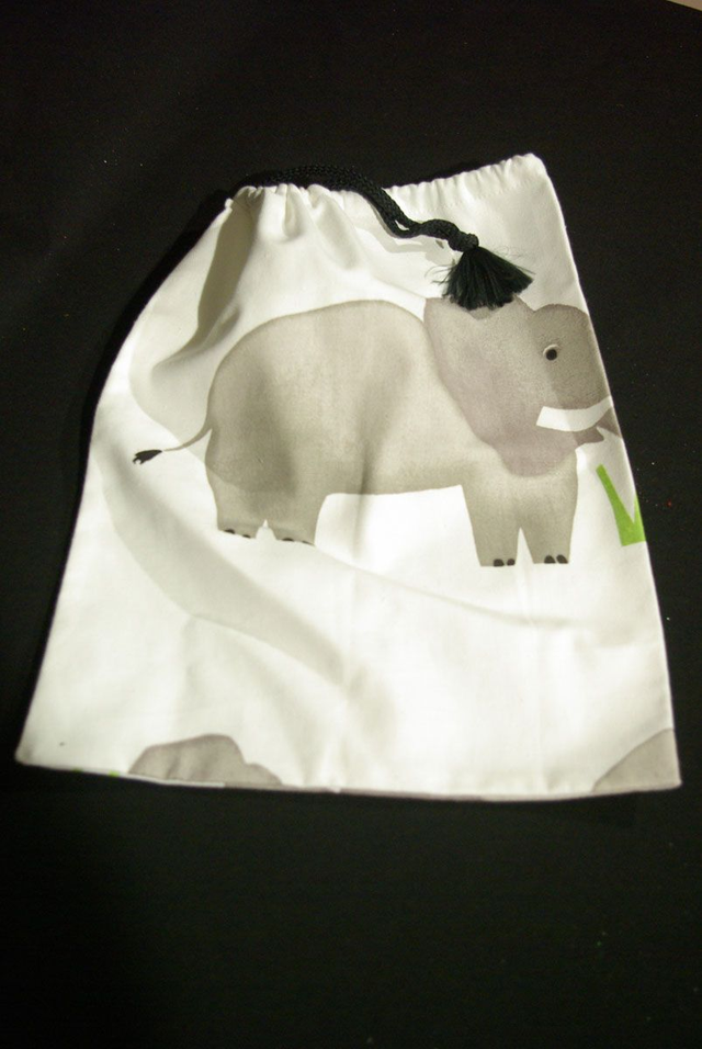 910.00-Sac à doudou "éléphant" L26 x H33 cm avec cordon