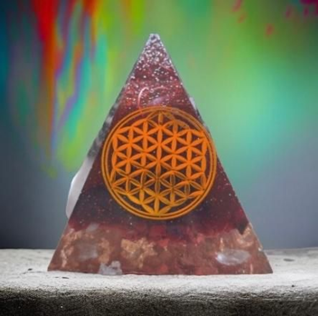Orgonite pyramide Jaspe rouge