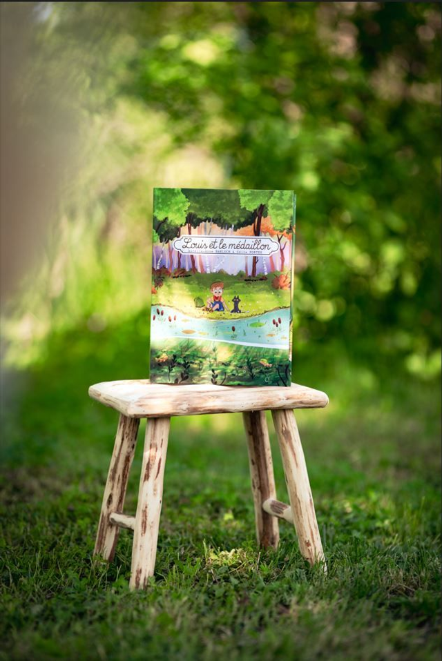 Louis et le médaillon (livre seul)