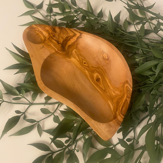 Handcrafted Olive Wood Dish – Rustic Mediterranean Serve ware