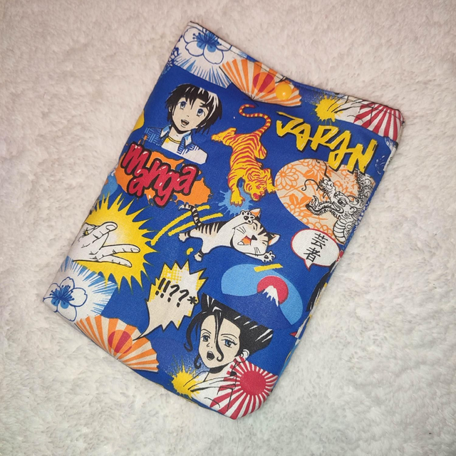 Pochette à livre de poche manga