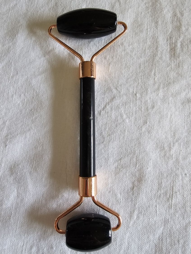 masseur facial en obsidienne noir 