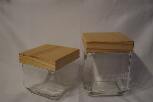 Vorratsglas eckig, mit Holzdeckel