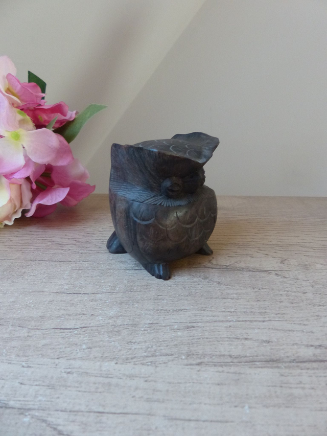 Figurine Vintage Chouette / Hibou Sculptée à la Main – Bois Dur et Plein – Décoration Bureau ou Collection – Artisanat Asiatique