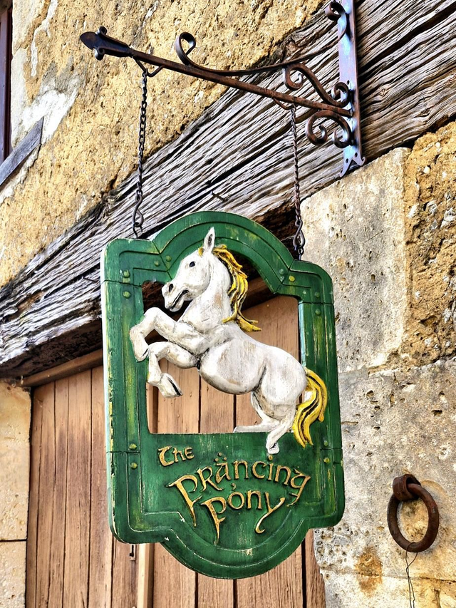 Auberge du poney fringuant sculpture recto / verso,  l&#039;ARTelier de julien 