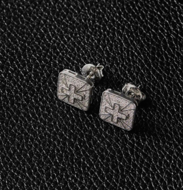 Boucles d'Oreilles Géométriques Carrées Élégantes en Cuivre Plaqué Or 18K - Unisexe