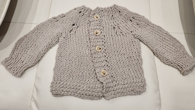 Süsse Baby-Strickweste – 100% Hypoallergen 0-1 Monat