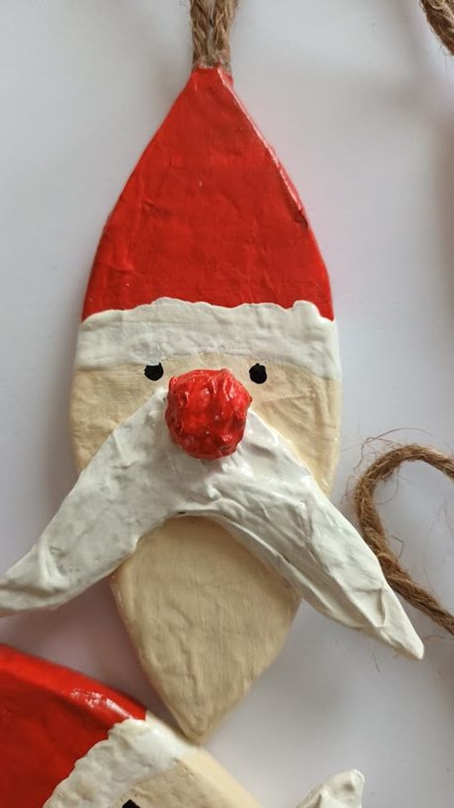 SUSPENSION TETE DU PERE NOEL, en papier mâché, fait main, décoration unique de Noël