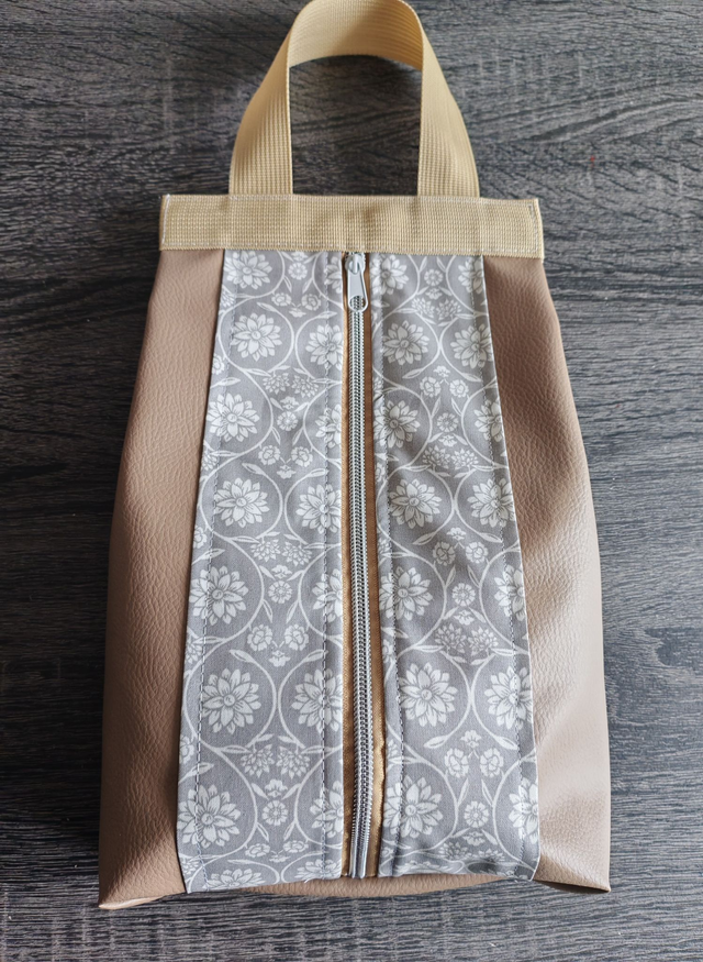 Trousse à toilette verticale