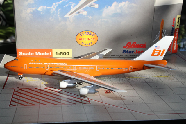 Braniff B747-100 (N601BN), 1:500 Schuco
