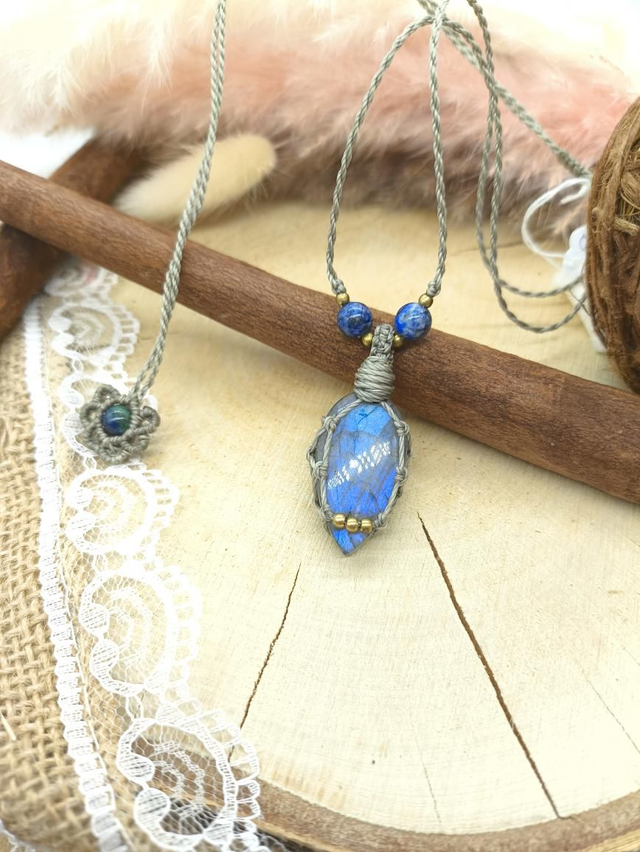 Collier pendentif labradorite perles lapis lazuli
