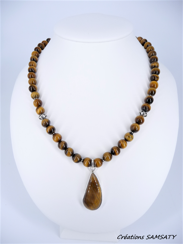 Collier œil de tigre avec son médaillon